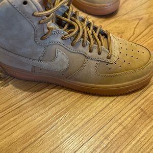 High top Nike Air Force 1